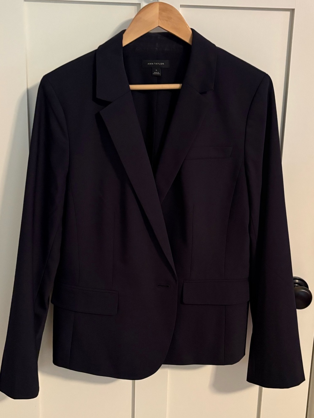 Ann Taylor Black Tailored Notch-Lapel Blazer